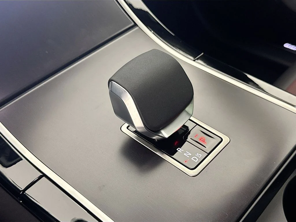 New 2026 Santorini Black Land Rover Autobiography image 16