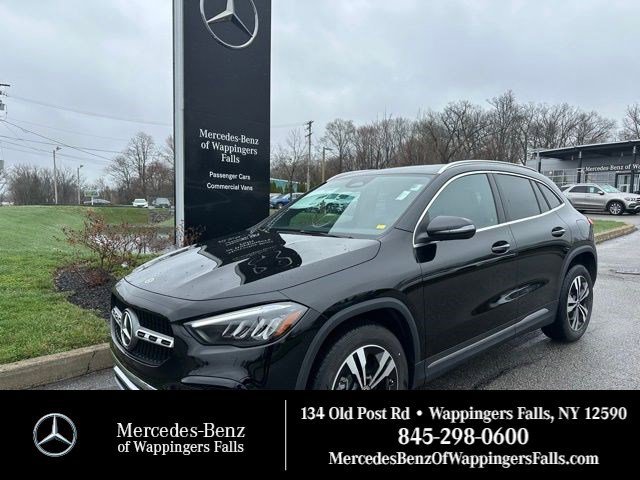 New 2026 Night Black Mercedes-Benz GLA 250 image 39