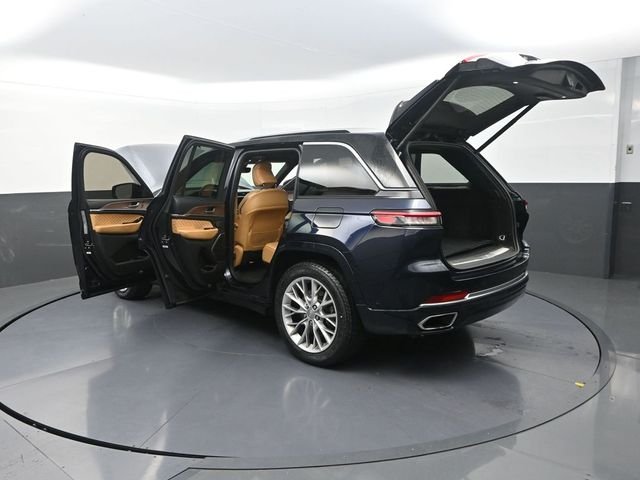 Used 2022 Black Jeep Summit Reserve 4xe image 8