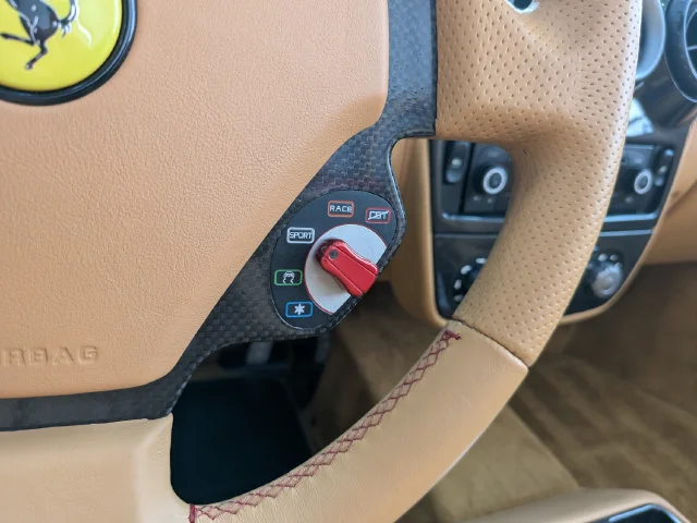 Used 2009  Ferrari Spider image 25