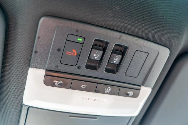Used 2022 Gray Mitsubishi SEL image 39