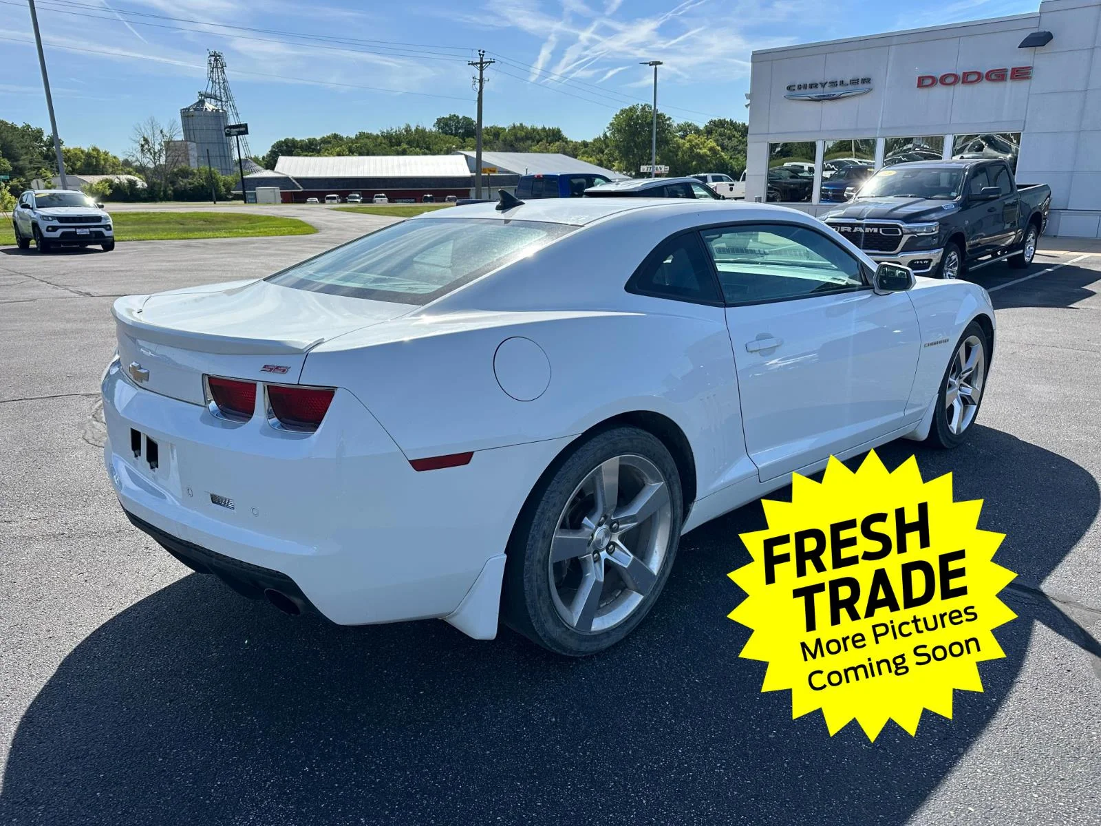 Used 2011 Summit White Chevrolet 2SS image 4