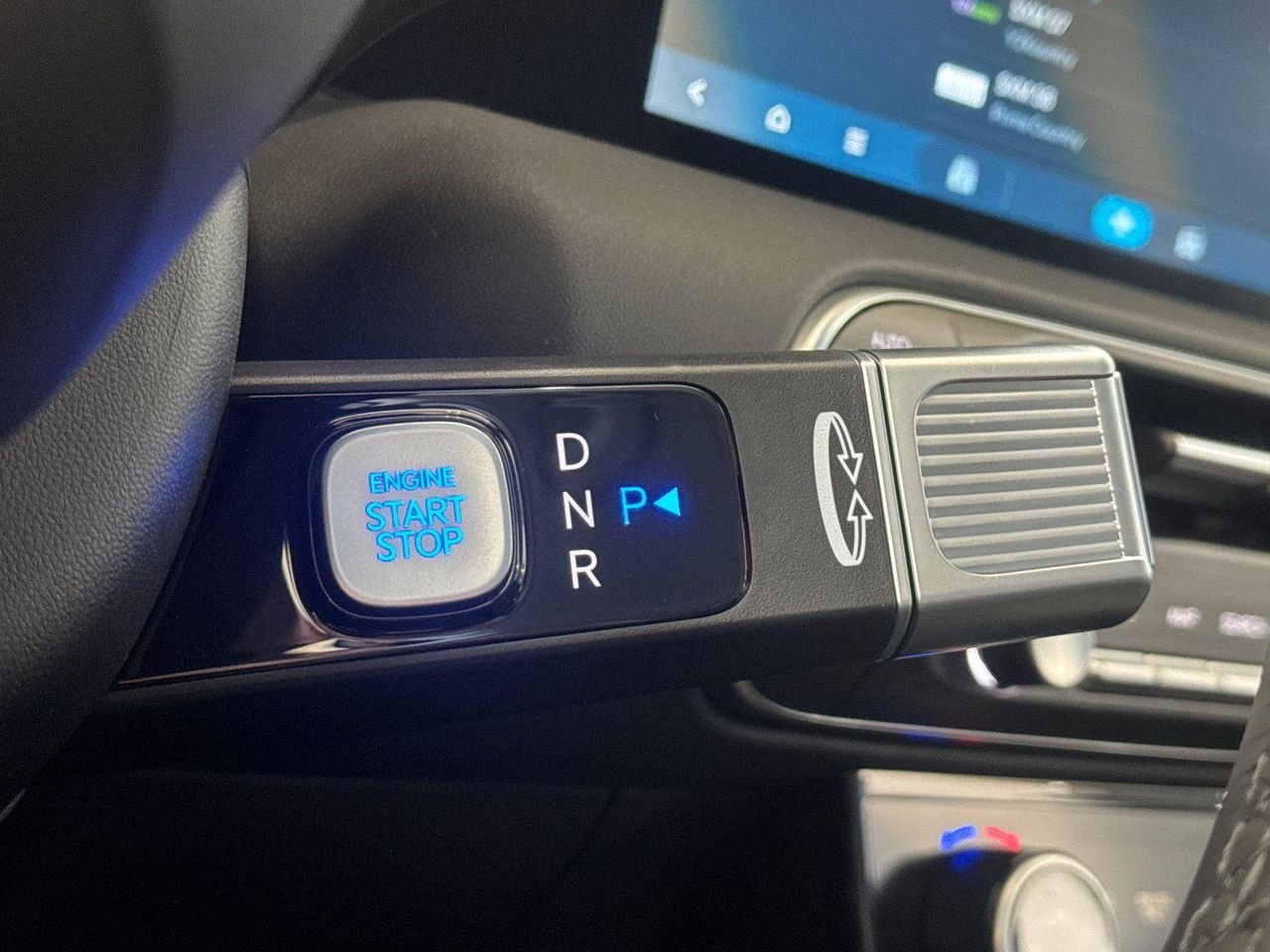 New 2026 White Hyundai Blue SEL 8P image 20