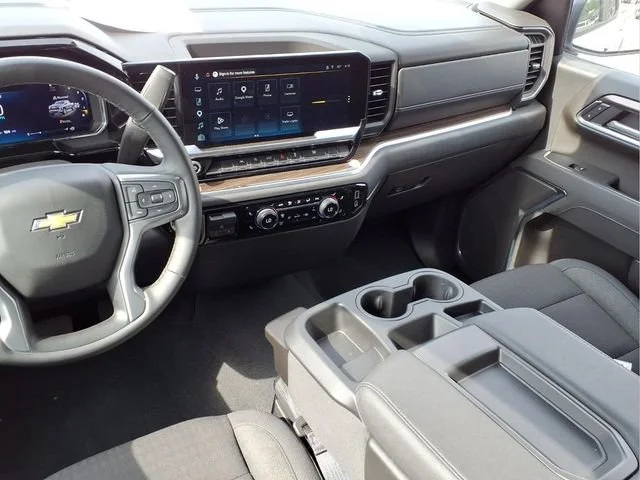 Used 2026 Summit White Chevrolet LT image 5