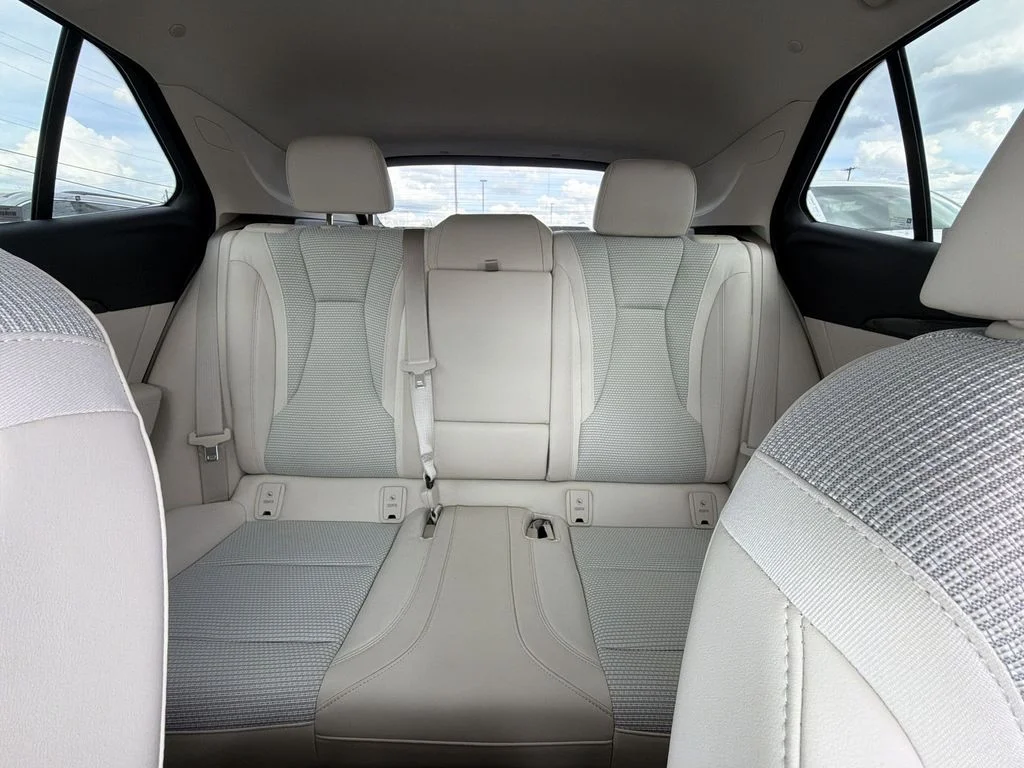 Used 2023 Gray Buick Preferred image 27