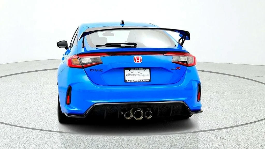 Used 2023 Boost Blue Pearl Honda Manual image 6