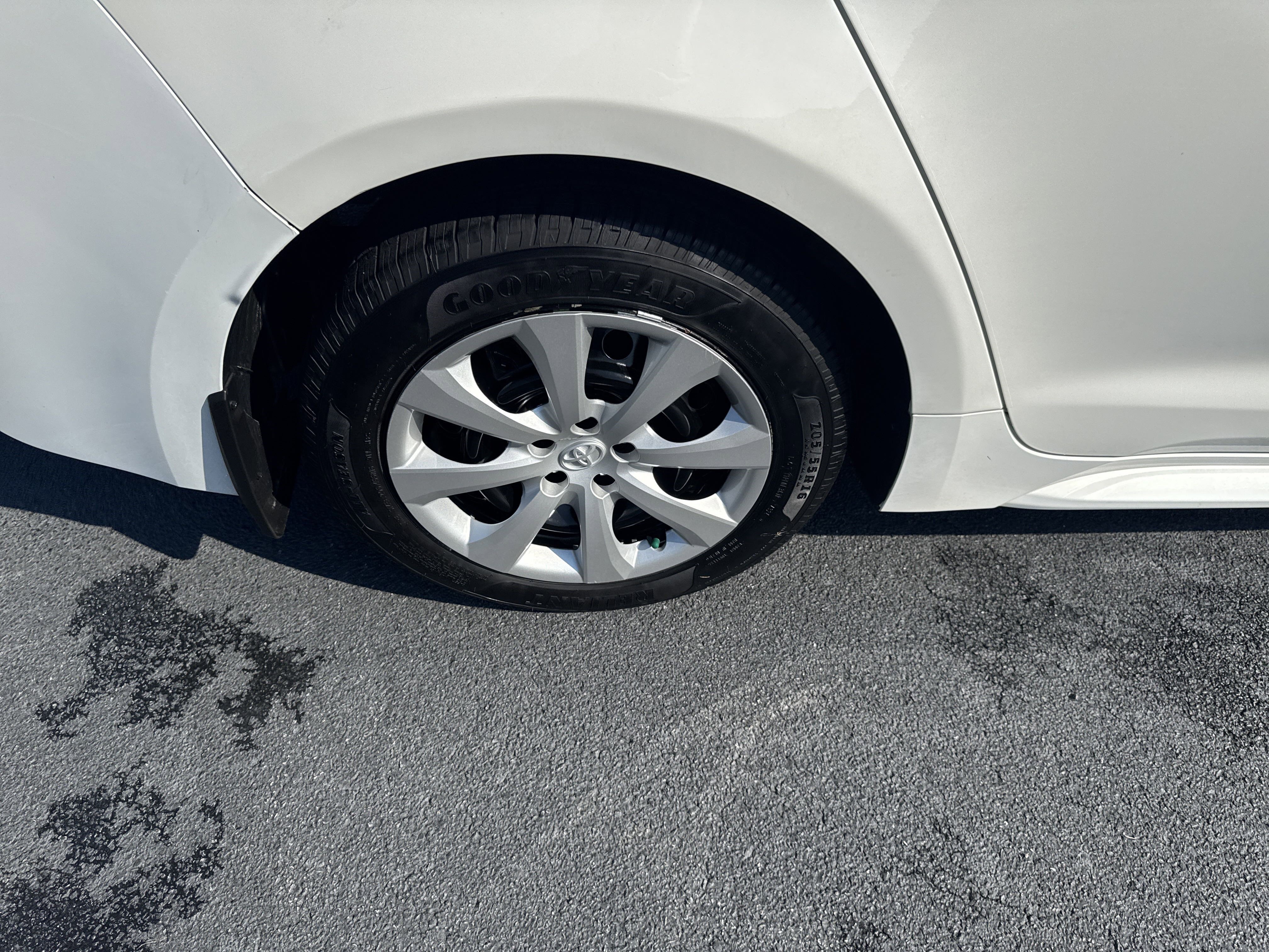 Used 2025  Toyota  image 11