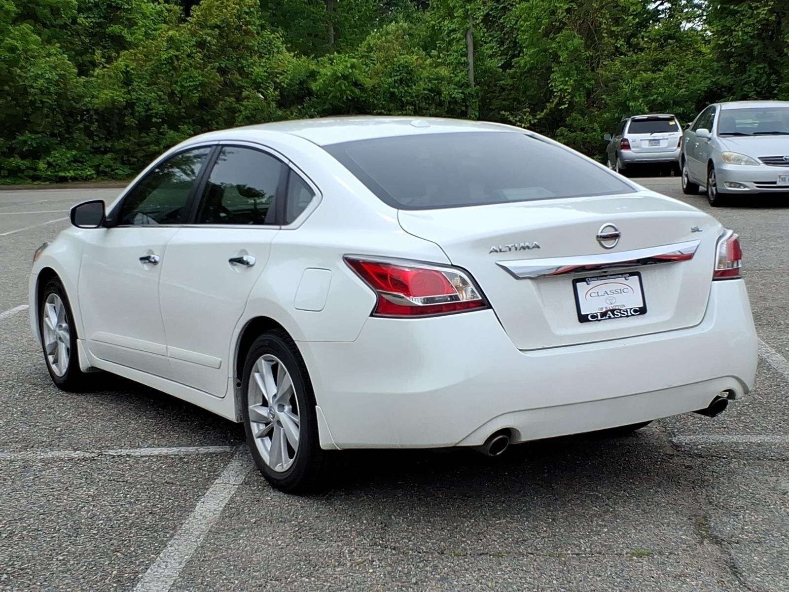 Used 2015 Pearl White Nissan 2.5 SL image 10