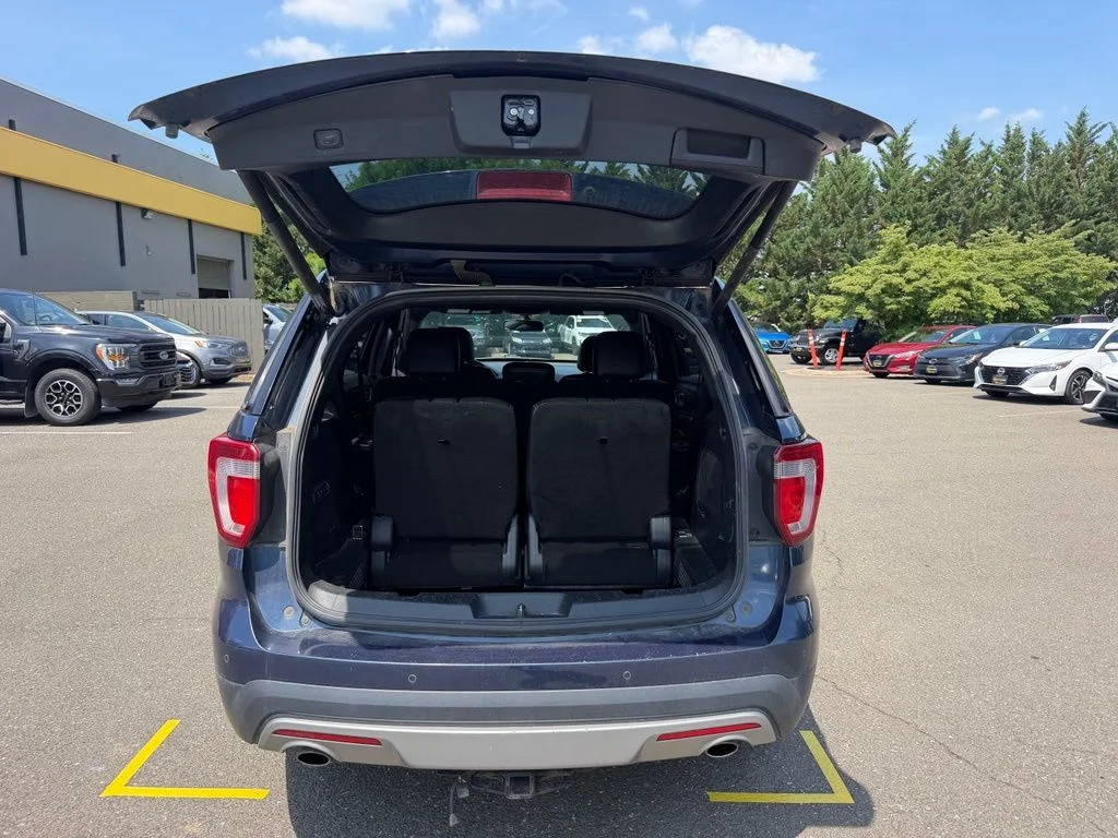 Used 2017 Blue Ford Limited image 9