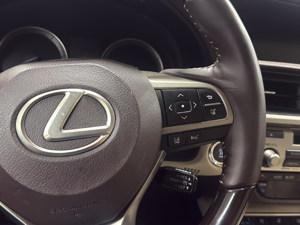 Used 2017 White Lexus 350 image 15