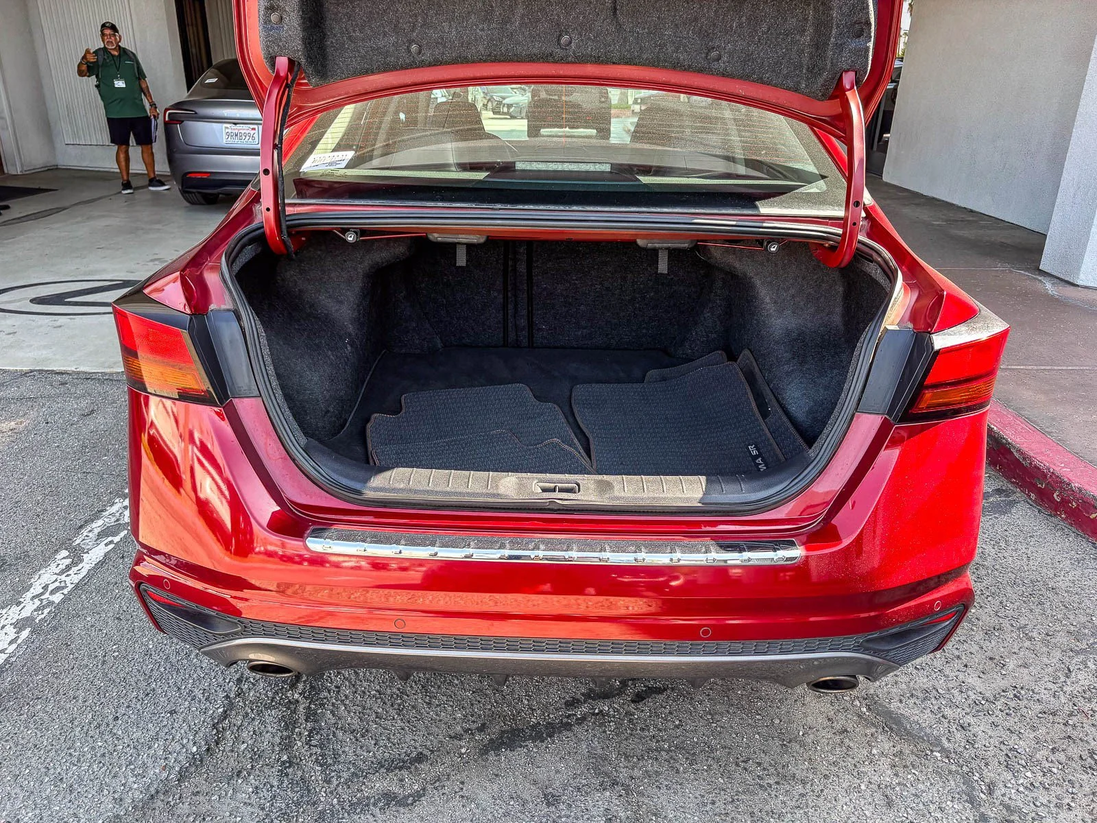 Used 2020 Scarlet Ember Tintcoat Nissan 2.5 SR image 13