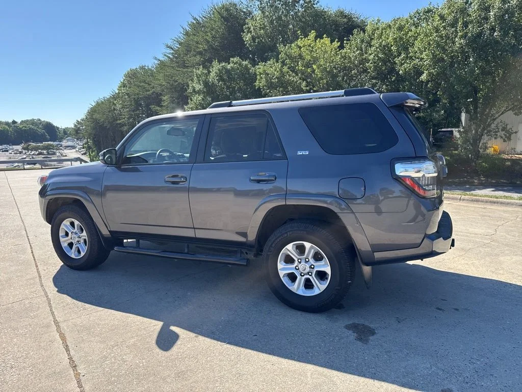 Used 2022 Gray Toyota SR5 Premium image 10