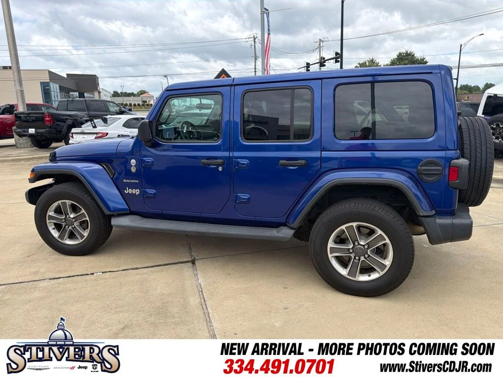 Used 2018 Blue Jeep Unlimited Sahara image 6