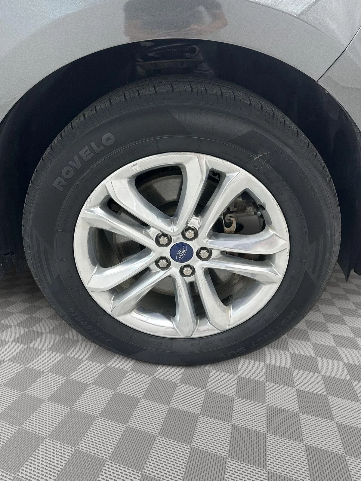 Used 2018 Magnetic Metallic Ford SEL image 29