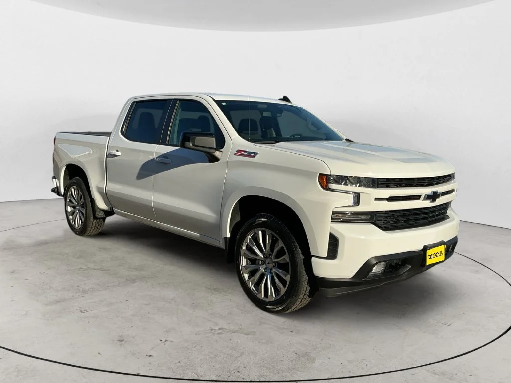 Used 2021 SUMMIT WHITE Chevrolet RST image 5