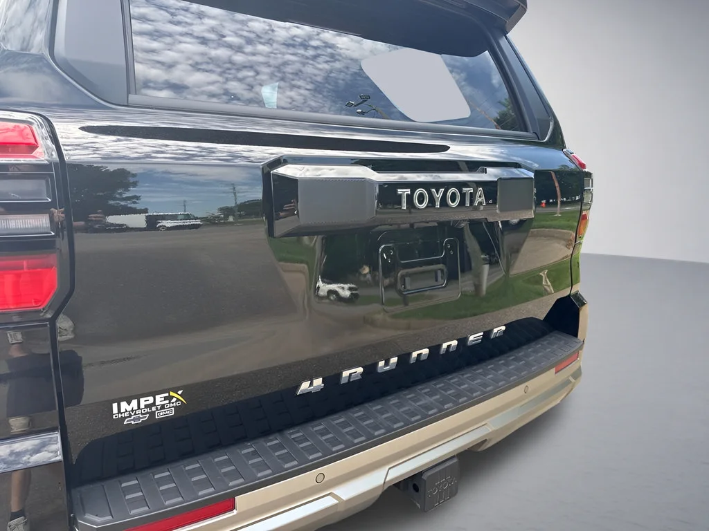 Used 2025  Toyota SR5 image 37