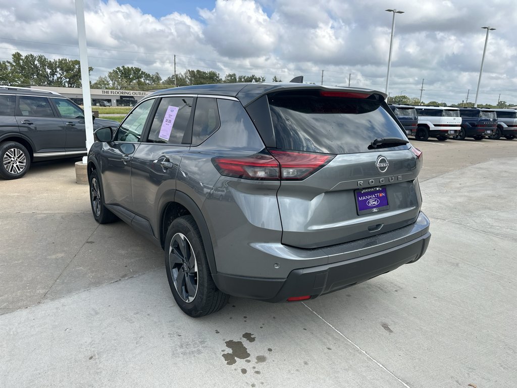 Used 2025 Gun Metallic Nissan SV image 11