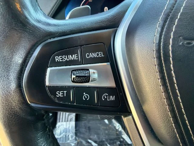 Used 2019 Gray BMW xDrive40i image 34