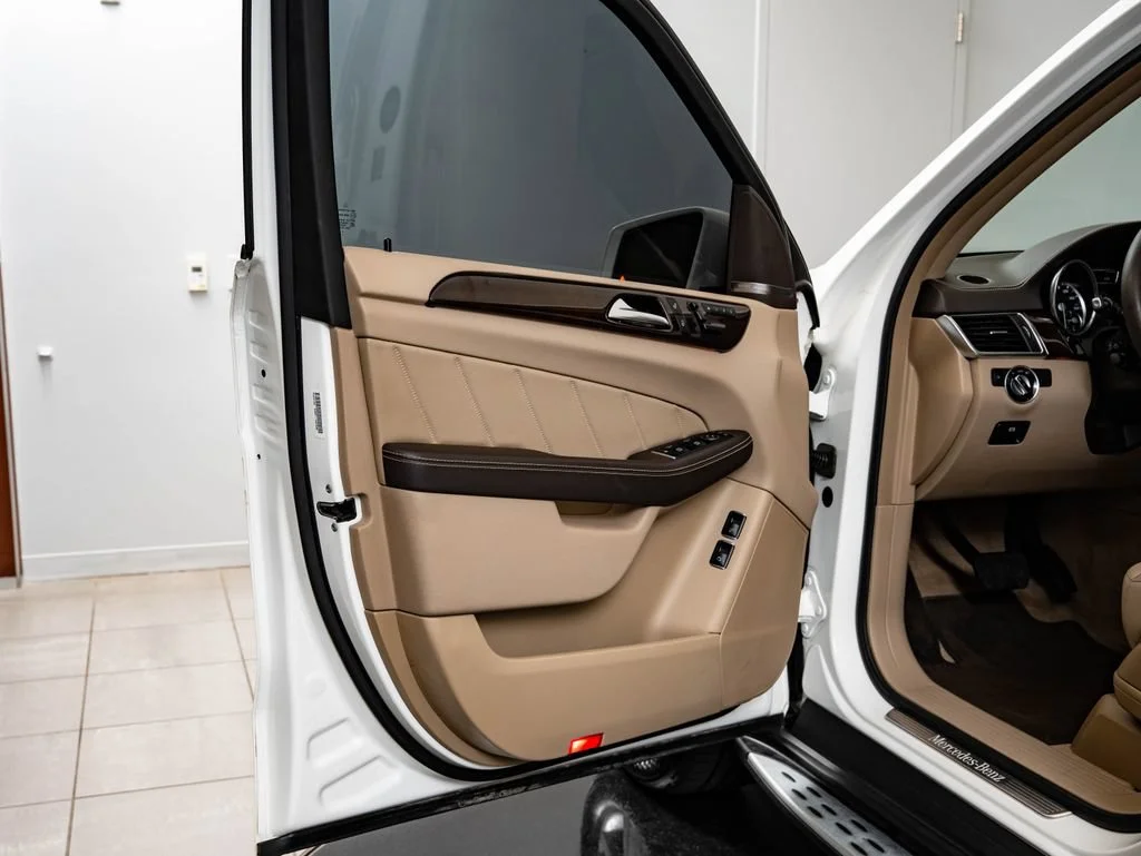 Used 2016 Polar White Mercedes-Benz GL 450 image 29
