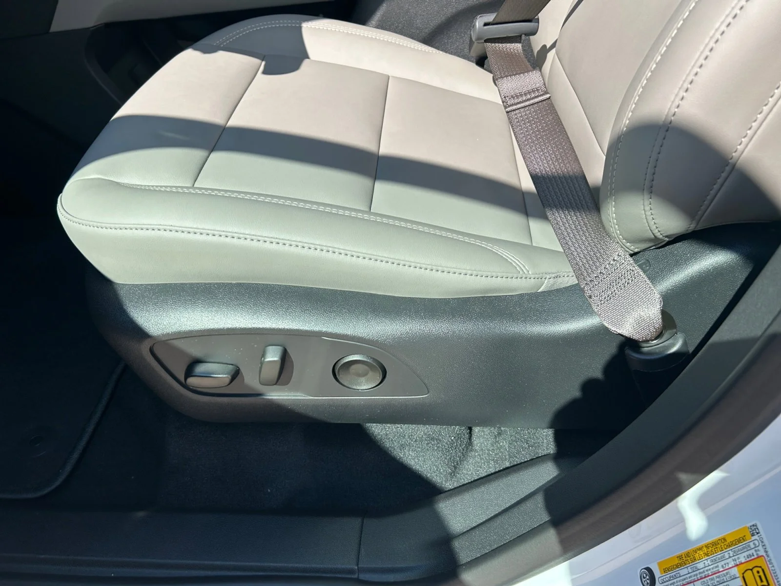New 2026 Summit White GMC Elevation AWD image 15