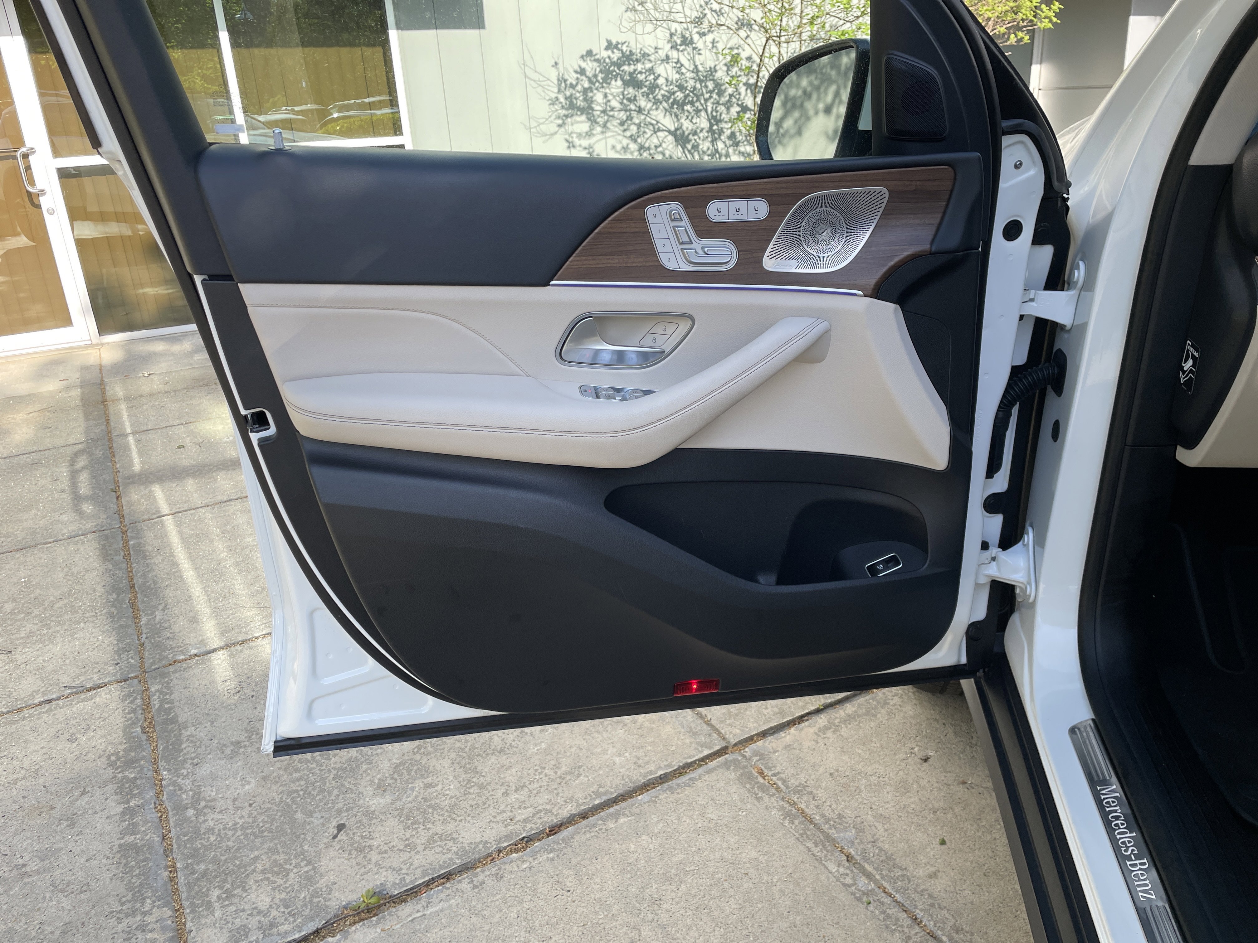 Certified Used 2024 Polar White Mercedes-Benz GLE 450 4MATIC® SUV image 16