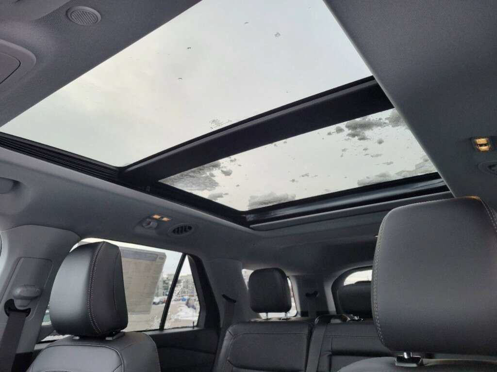 Used 2023 Black Metallic Ford XLT image 31