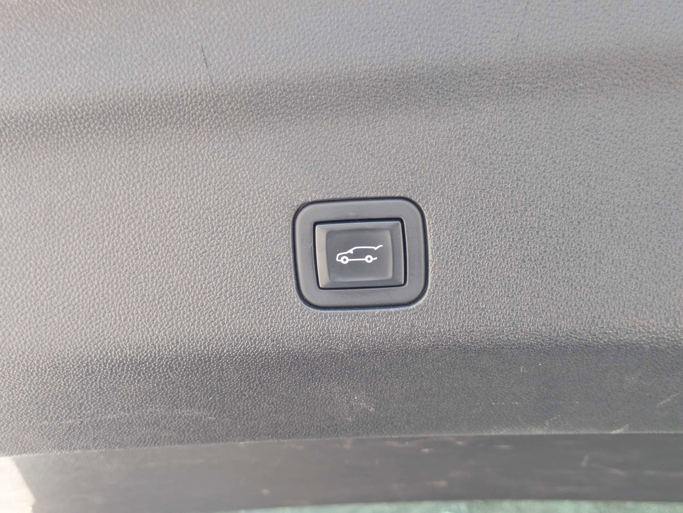 Used 2021 Summit White Chevrolet Z71 image 14