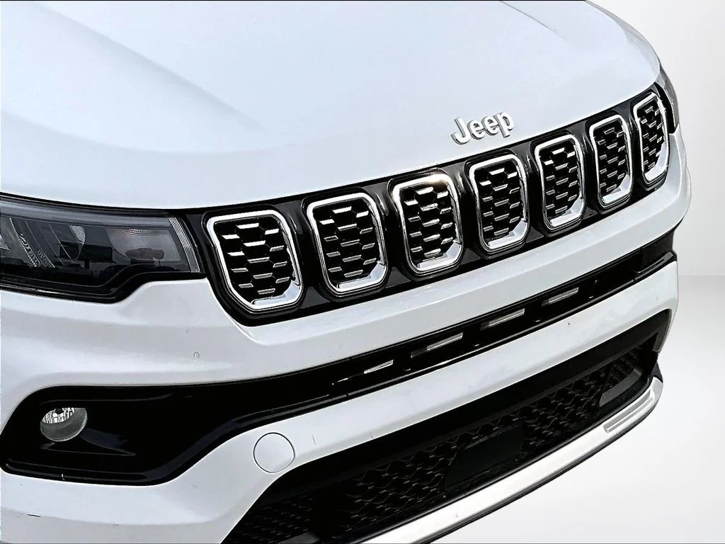 Used 2025 White Jeep Limited image 29