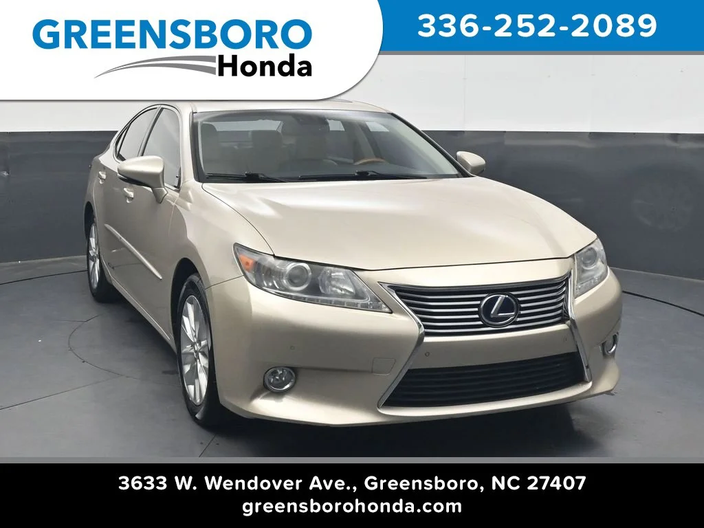 Used 2013 Beige Lexus 300h image 1