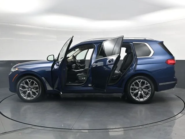 Used 2022 Blue BMW xDrive40i image 41