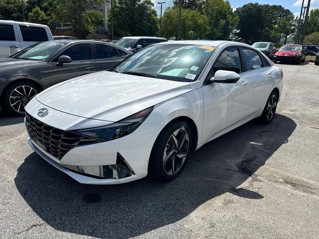 Used 2023 White Hyundai Limited image 1