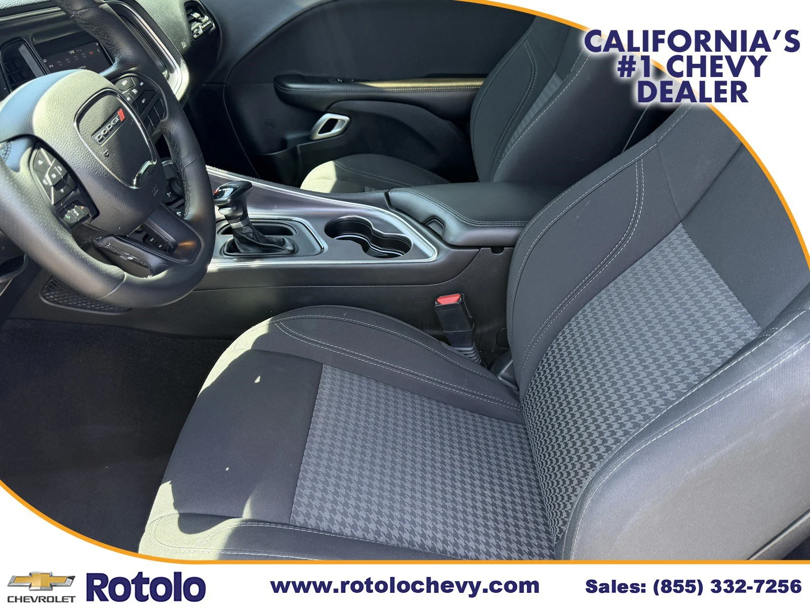 Used 2018 Granite Pearlcoat Dodge SXT image 12
