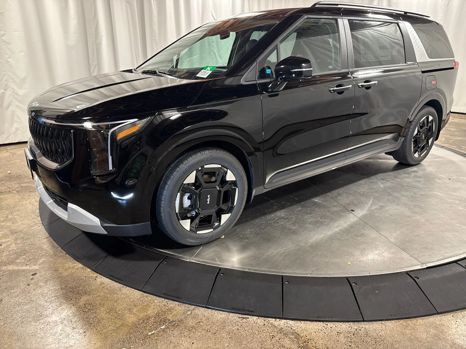 2026 Kia Sedona EX's photo