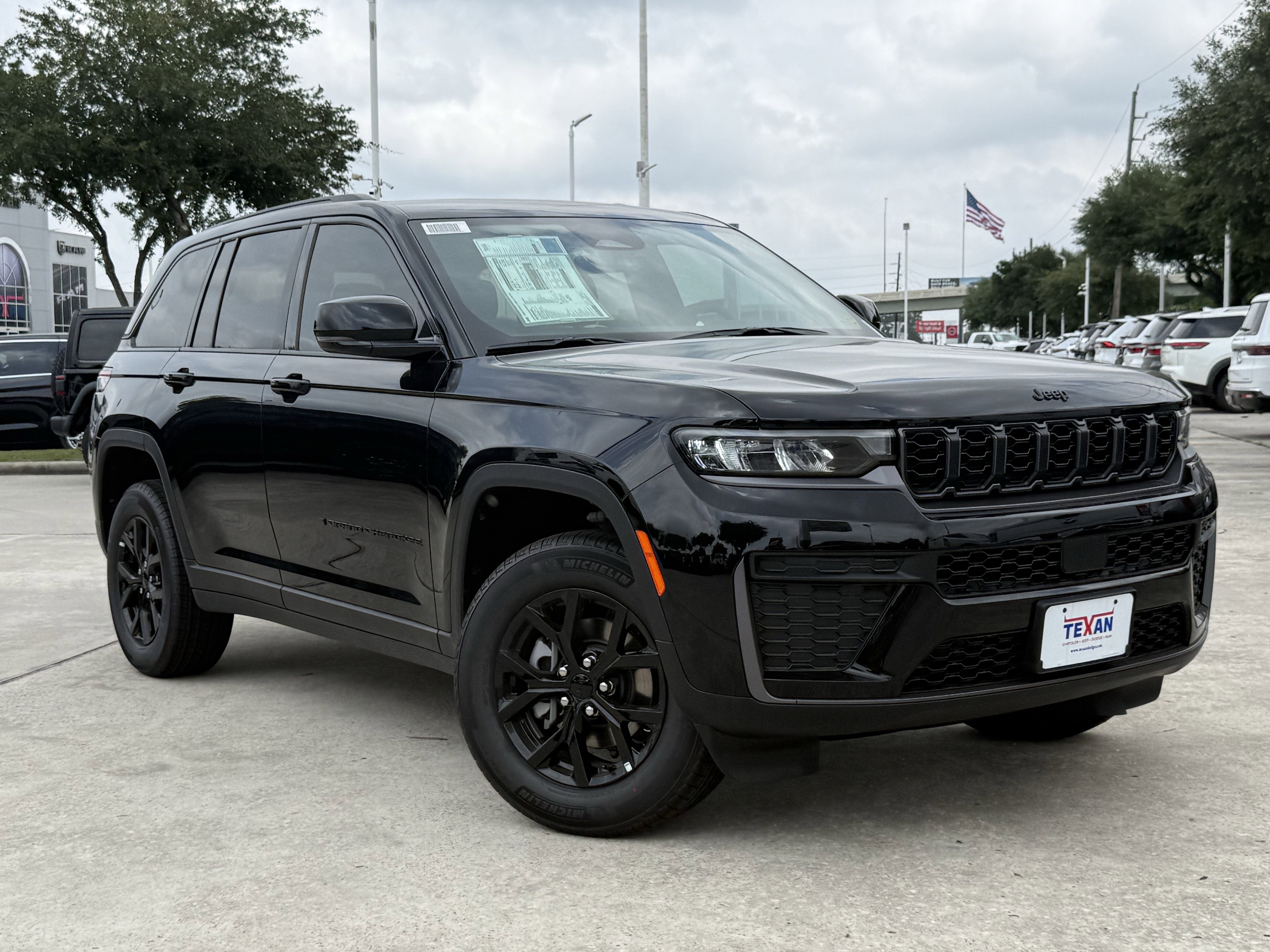 New 2026 Jeep Grand Cherokee Laredo Altitude Sport Utility in