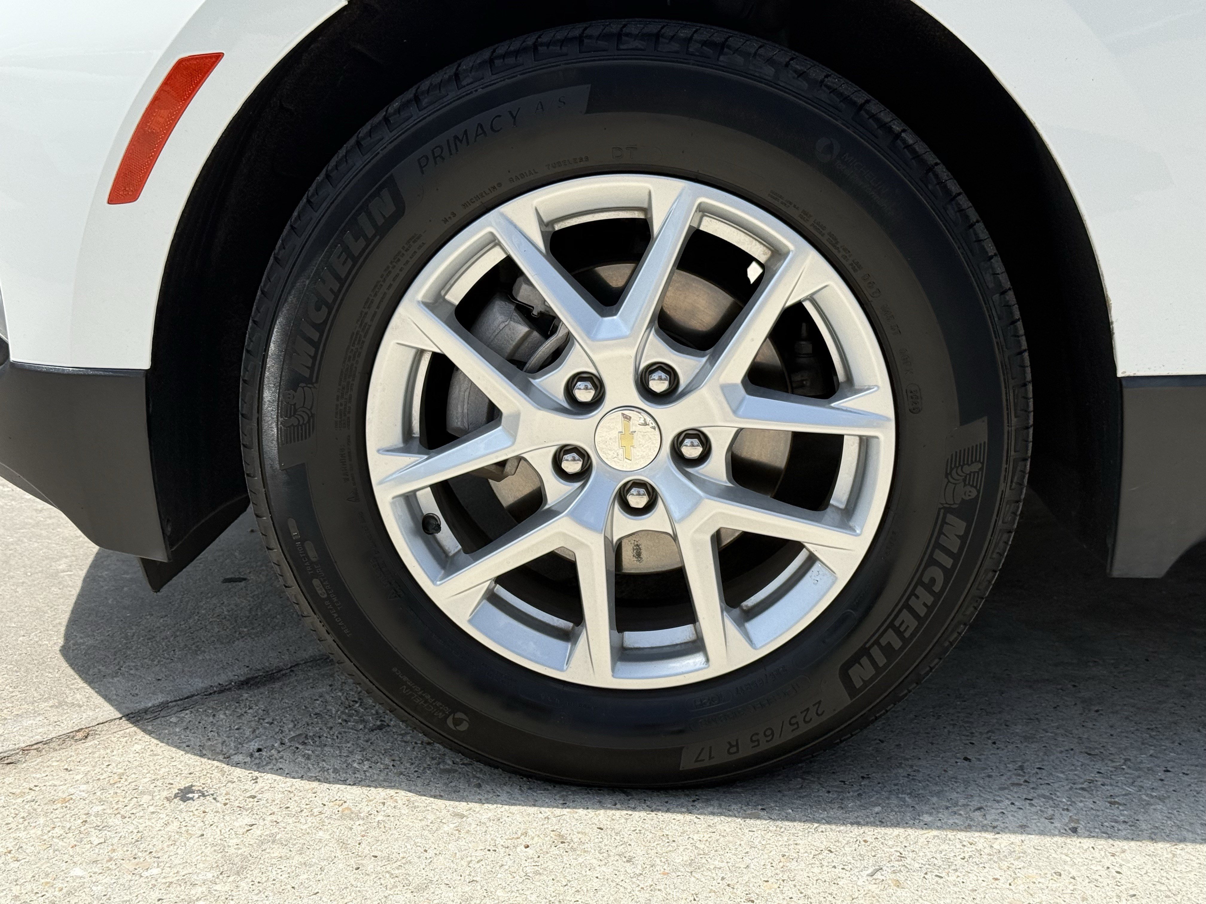 Used 2024 Summit White Chevrolet LT image 12