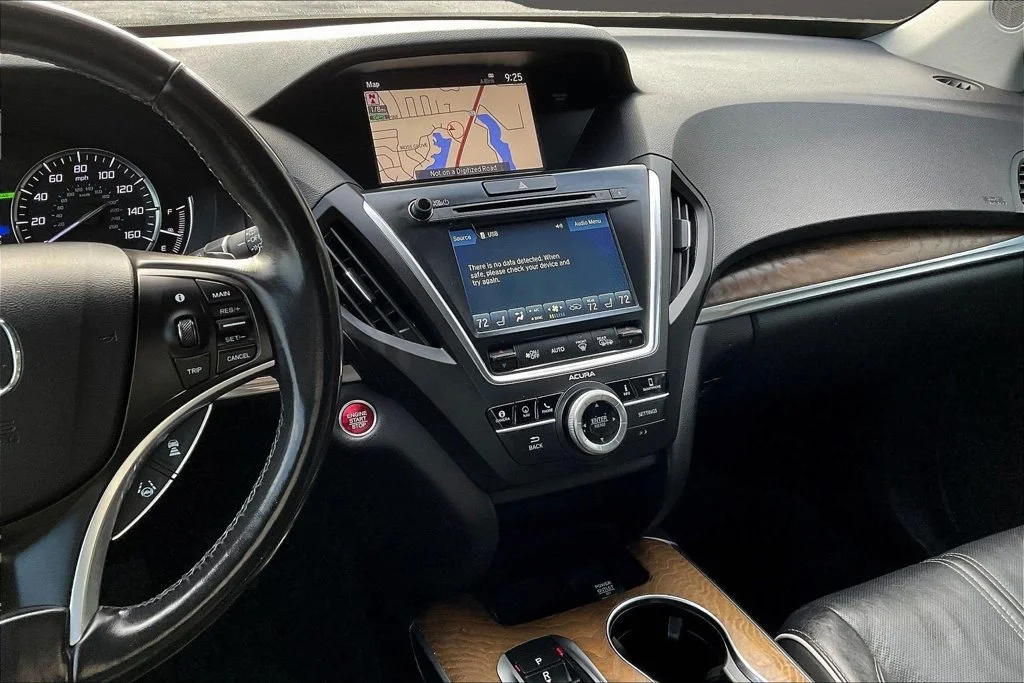 Used 2020  Acura Advance image 11