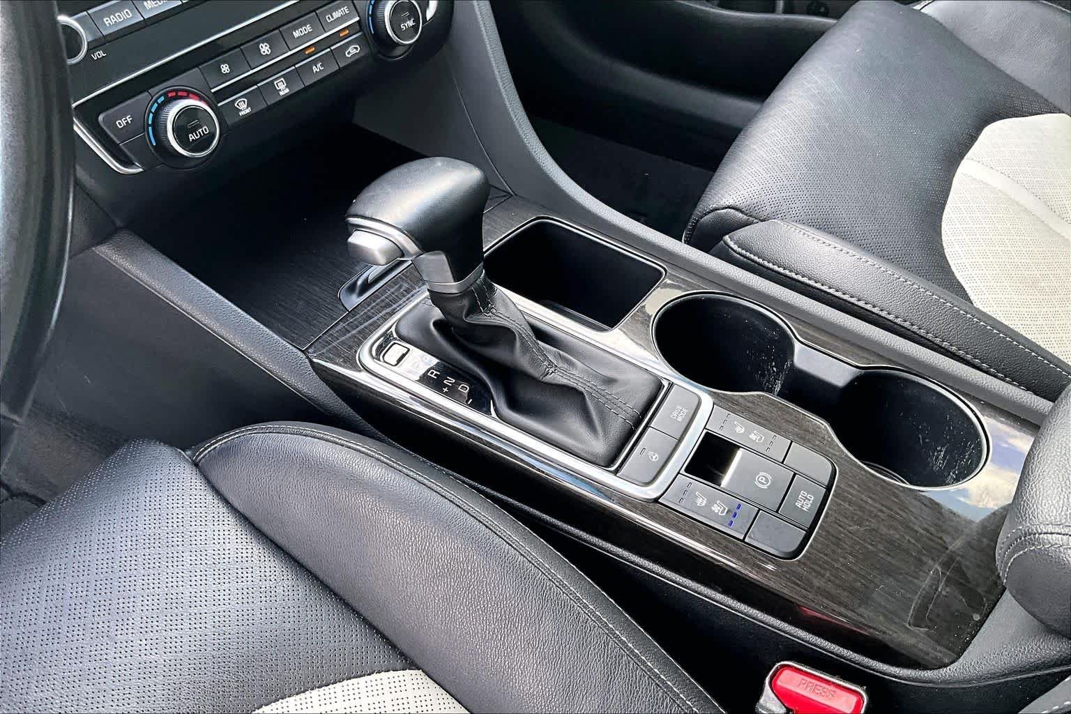 Used 2019 Snow White Pearl Kia EX image 16