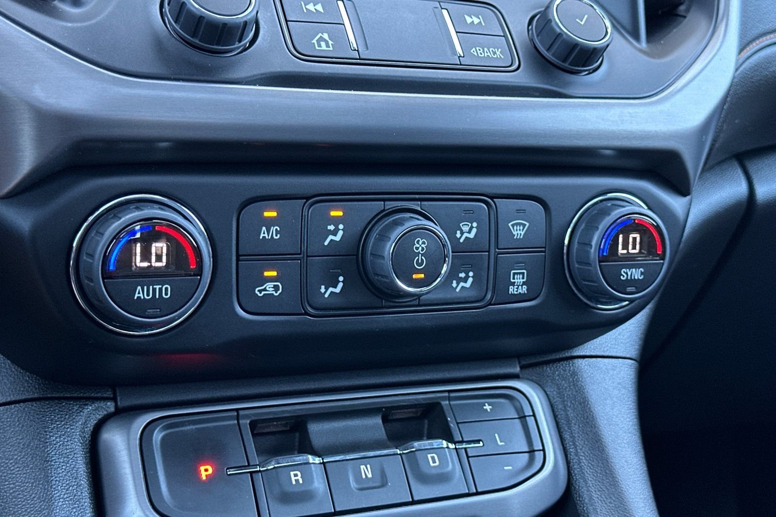 2023 GMC Acadia AT4 - Photo 20
