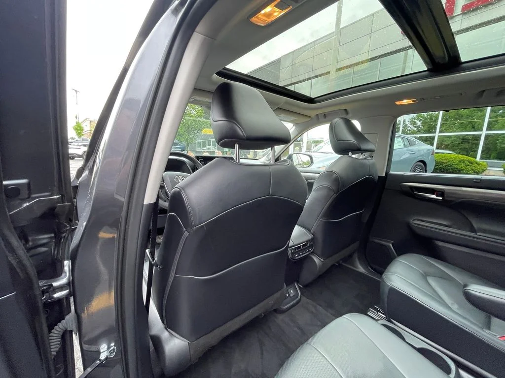 Used 2021 Gray Toyota Platinum image 19