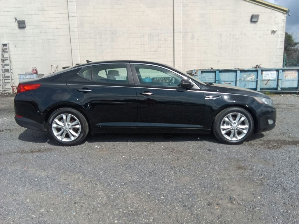 Used 2012 Black Kia EX image 7
