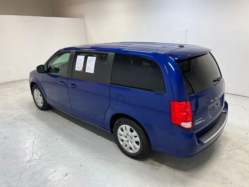 Used 2018 Blue Dodge SE image 5