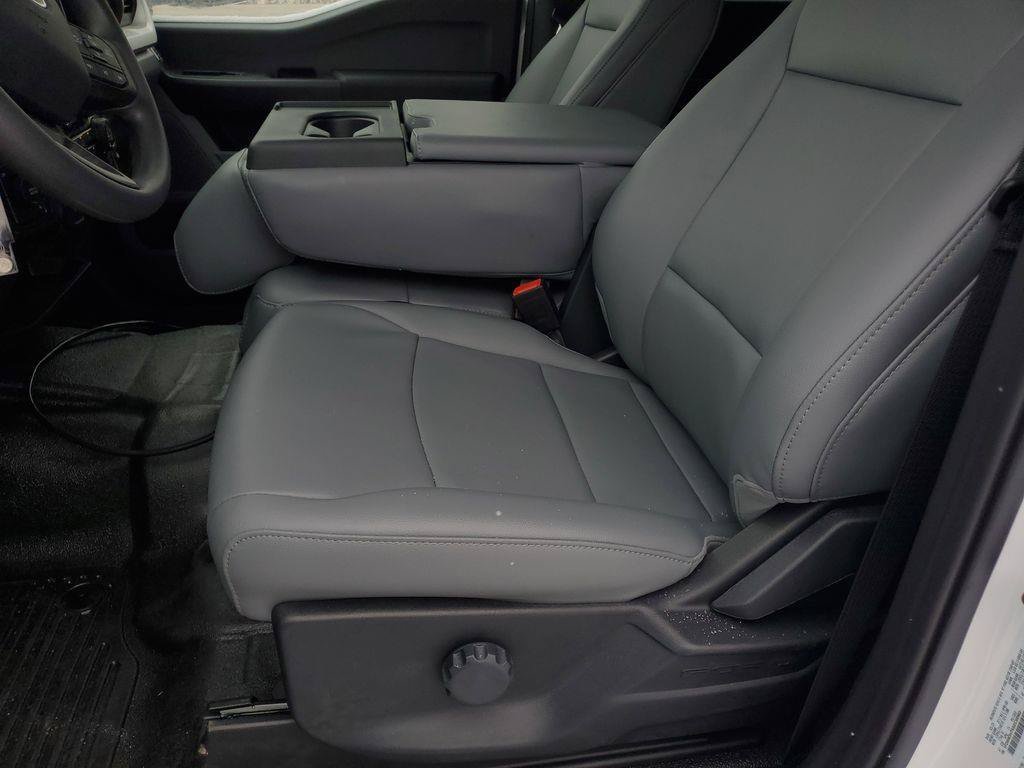 New 2025 Oxford White Ford F-350® XL image 5