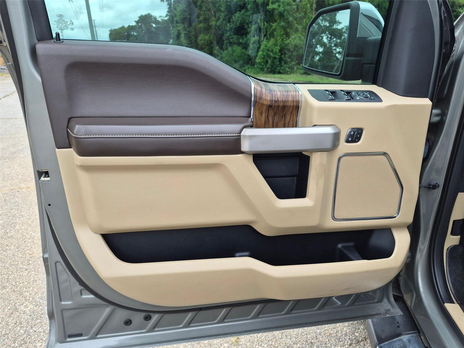 Used 2019 Ingot Silver Metallic Ford LARIAT image 11