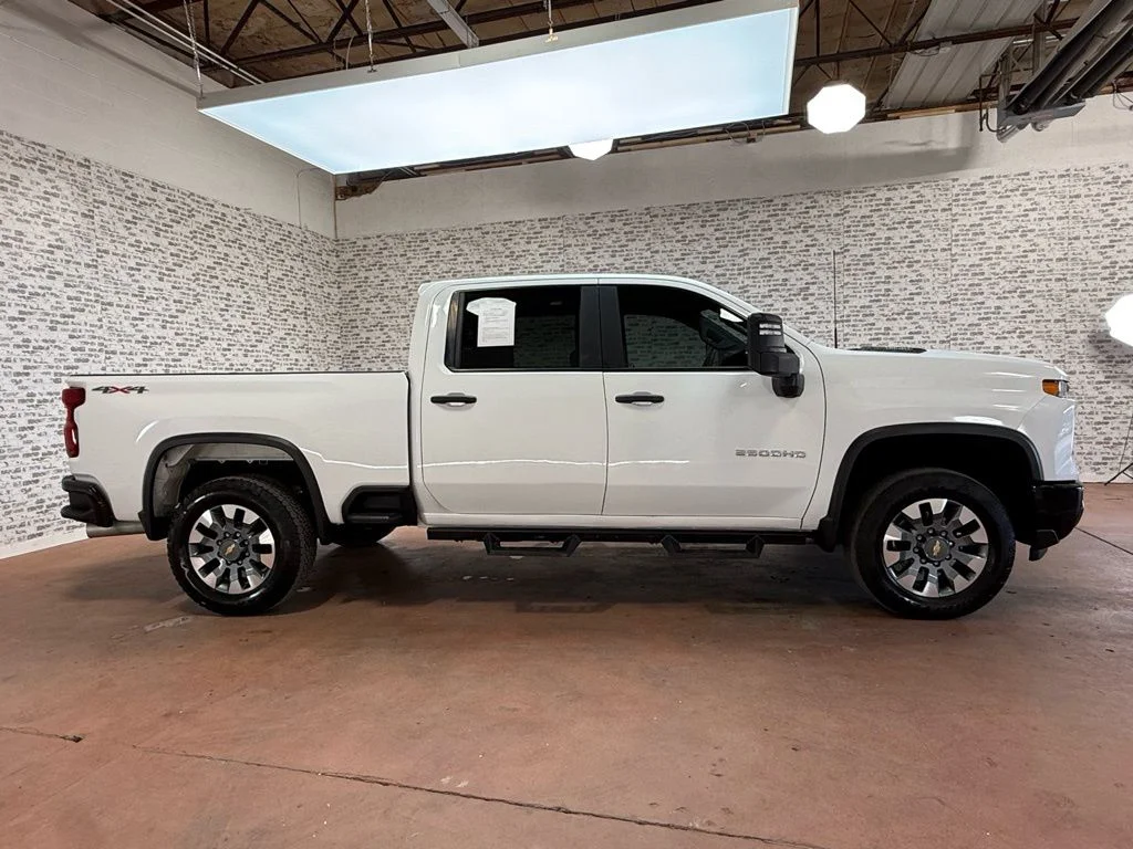 Used 2024 White Chevrolet Custom image 7