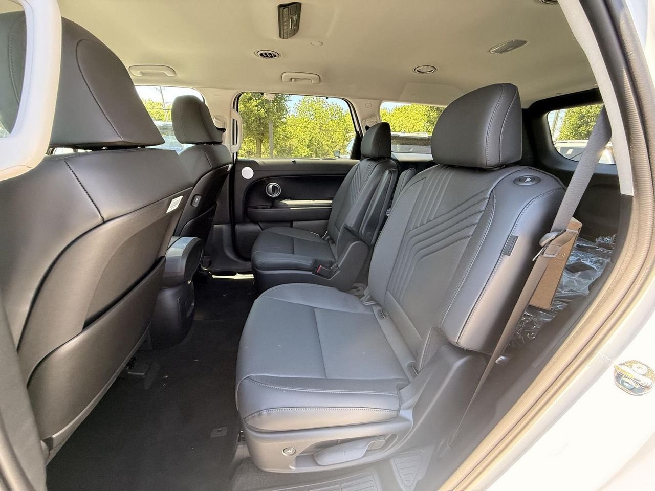 New 2026 Creamy White Pearl Hyundai SEL AWD image 14