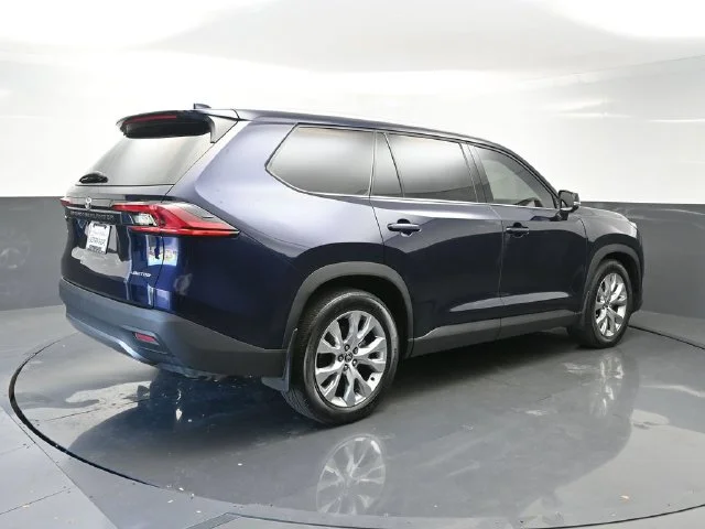 Used 2026  Toyota Limited image 7