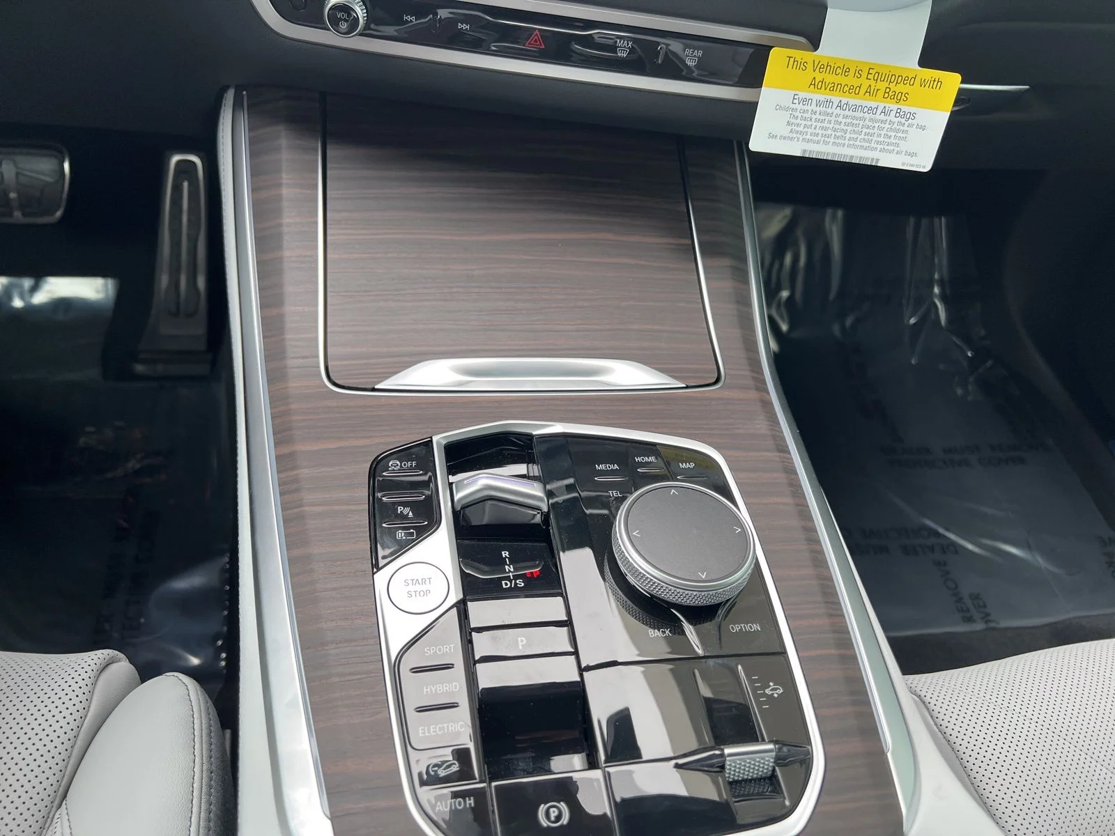 New 2026 Brooklyn Grey Metallic BMW xDrive50e image 22