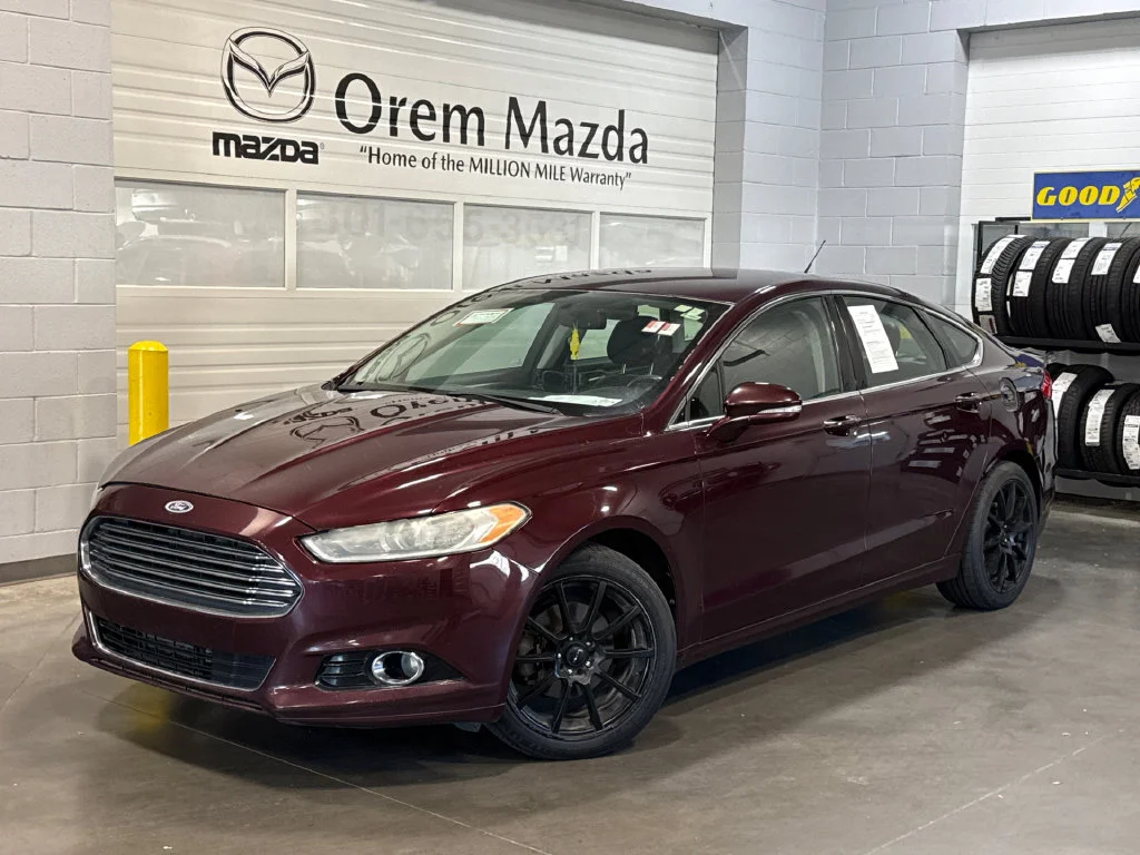 Used 2013 Red Ford SE image 1