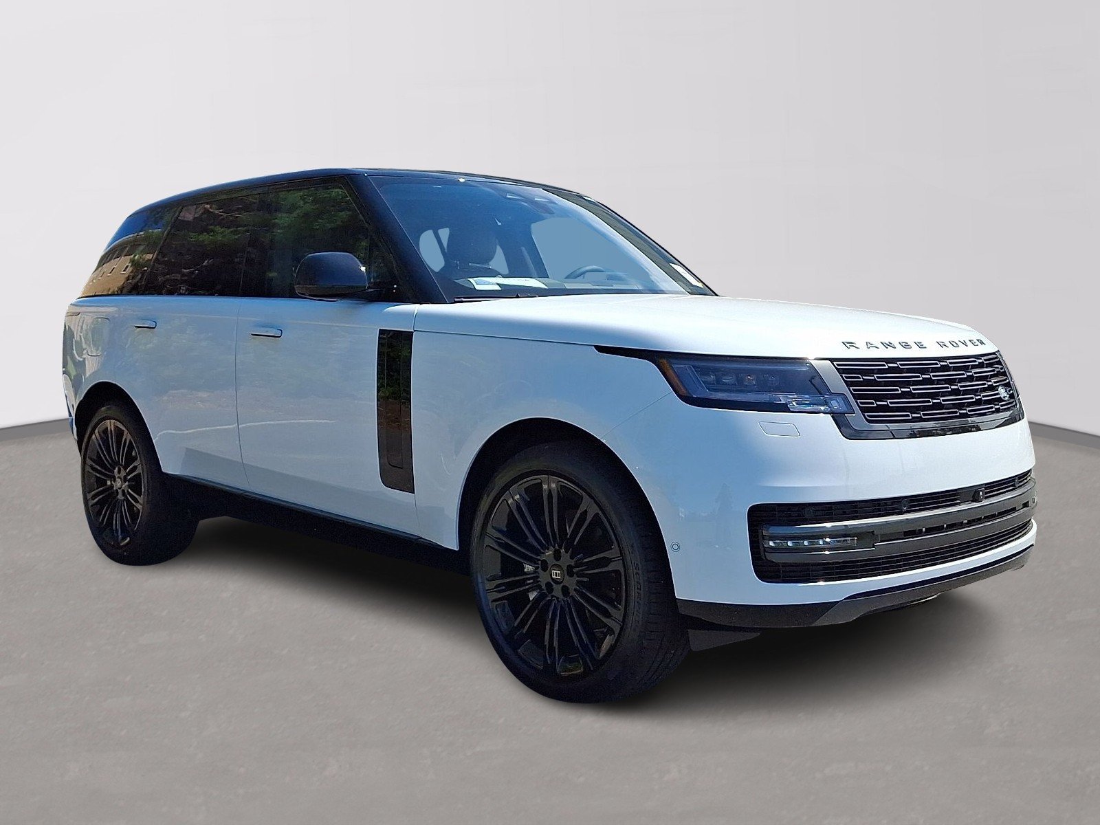 New 2027 Fuji White Land Rover  image 2