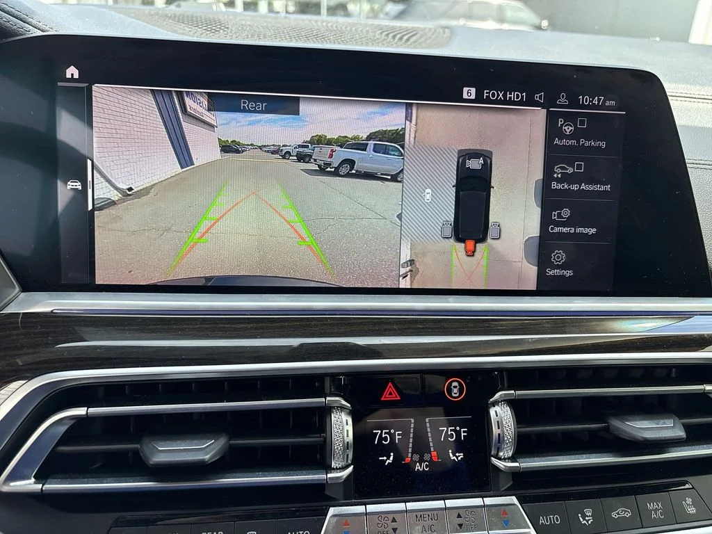Used 2021 Black BMW xDrive40i image 25
